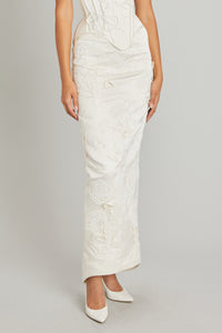 Ankle-length Wasp Skirt with Carnation Embroidery