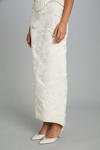 Salon d'Orsay Pump in Off-White Satin with Beading