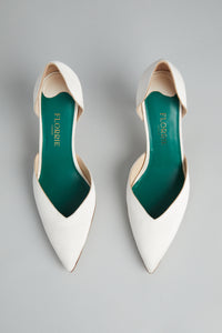 Salon d'Orsay Pump in Off-White Satin