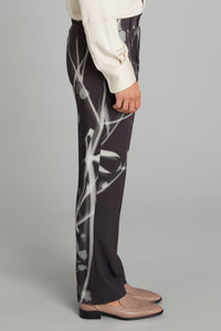 High-waisted Trousers in Baby’s Breath Shadow Print